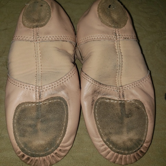 Girls split sole ballet shoes - Picture 2 of 3
